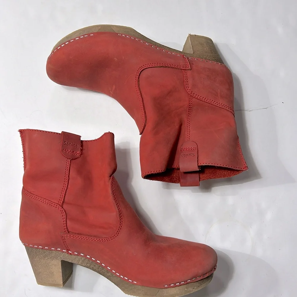 SANITA Red Suede. Clogs. Wood Heeled. 38/7.5 - Picture 3 of 12